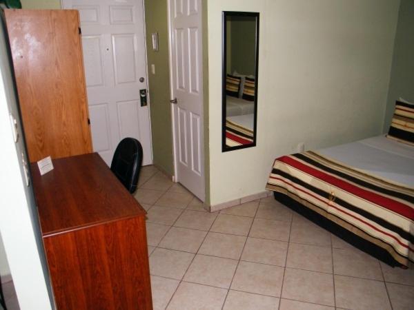 Madero Suites Coatzacoalcos Phòng bức ảnh